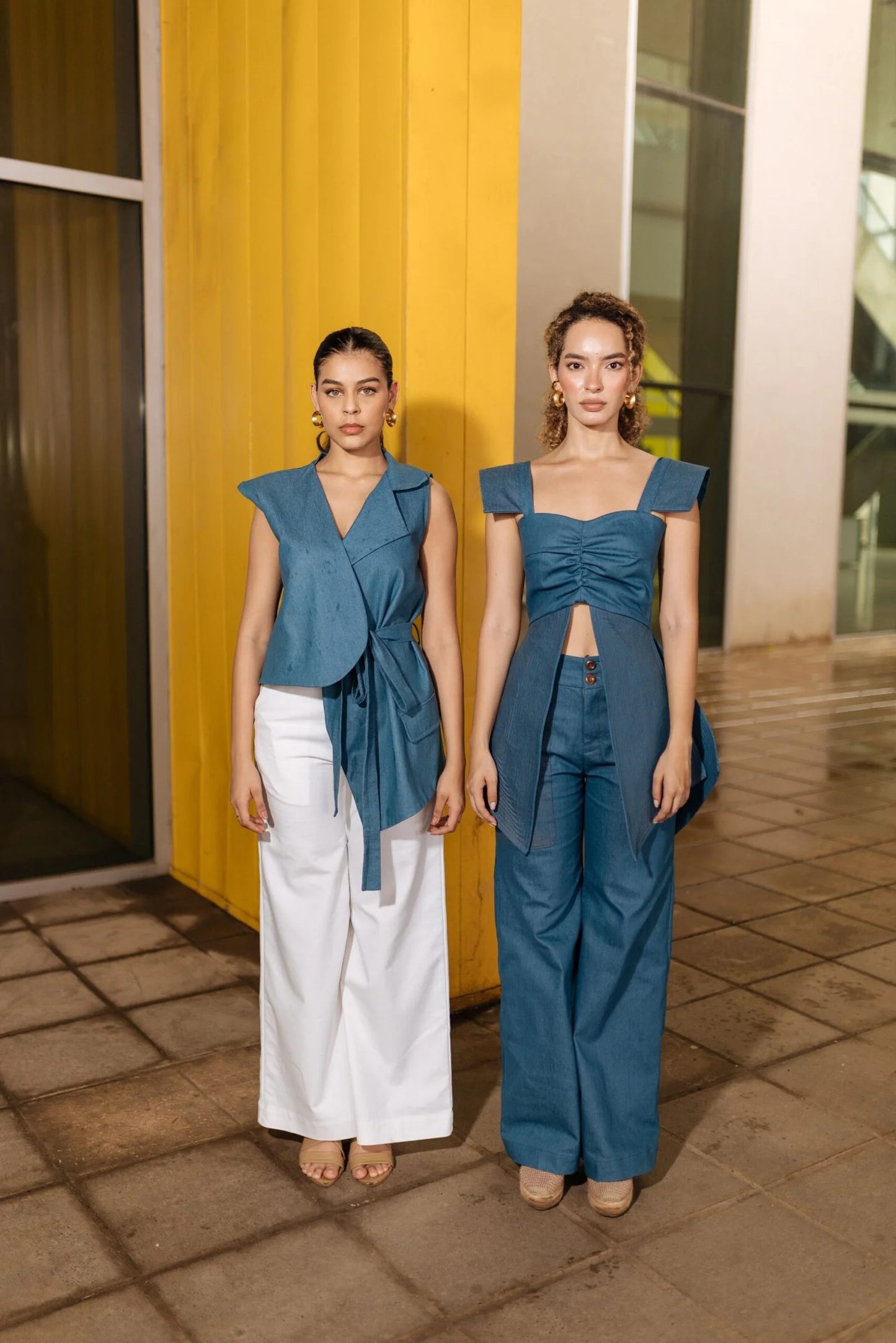 Blazer Asimétrico Con Tapa Y Pasador