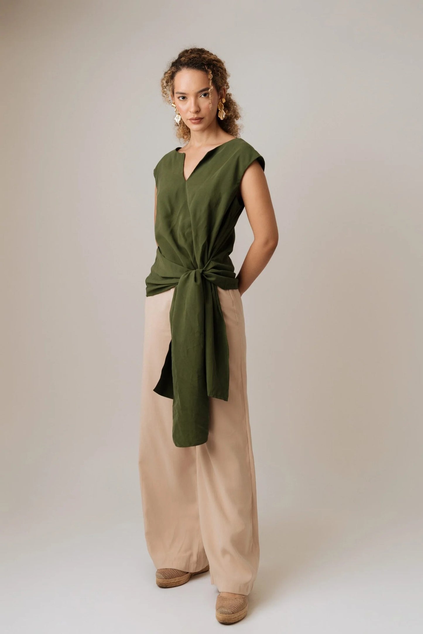 Blusa Con Faja Anudada