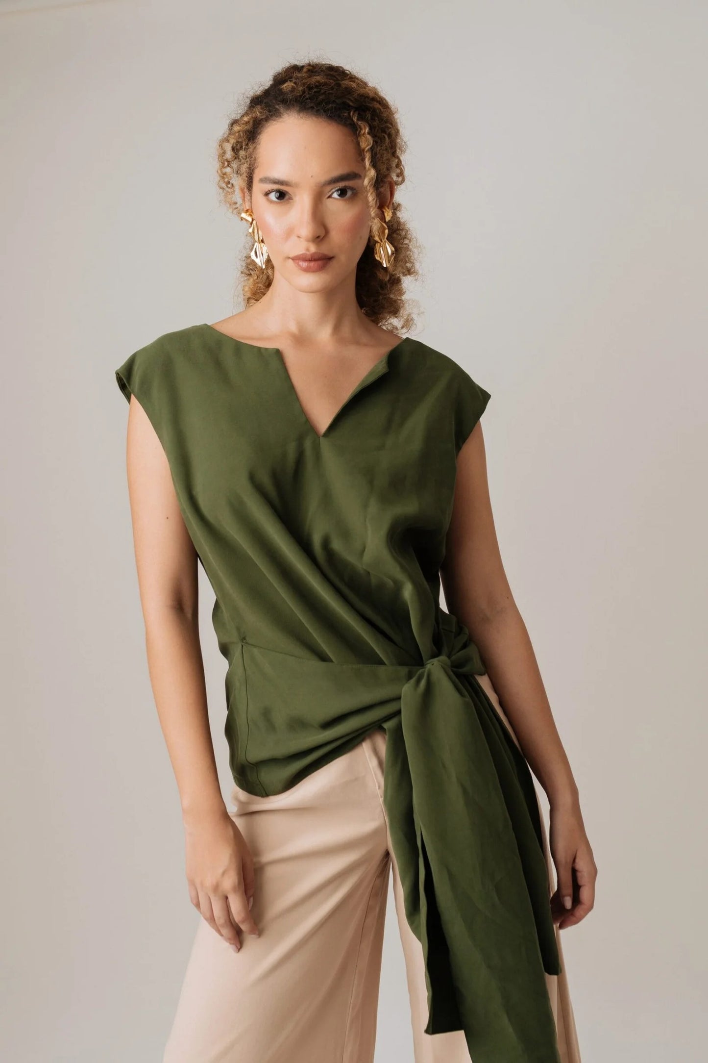 Blusa Con Faja Anudada