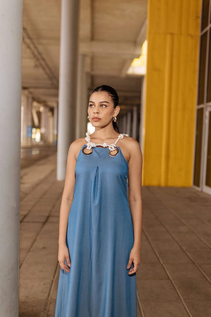 Vestido Con Ojetes Y Cordón